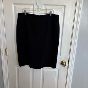 Jones Studio Classic Black Pencil Skirt
